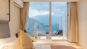 Premium bedding, minibar, individually decorated, individually furnished