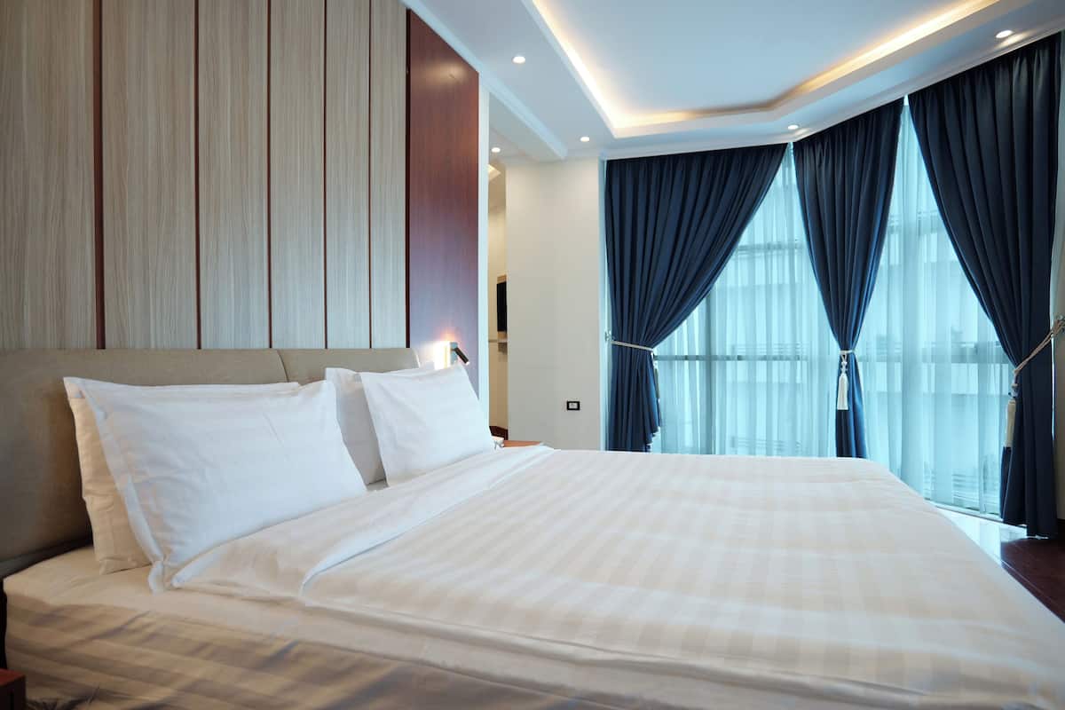 In-room safe, desk, laptop workspace, soundproofing