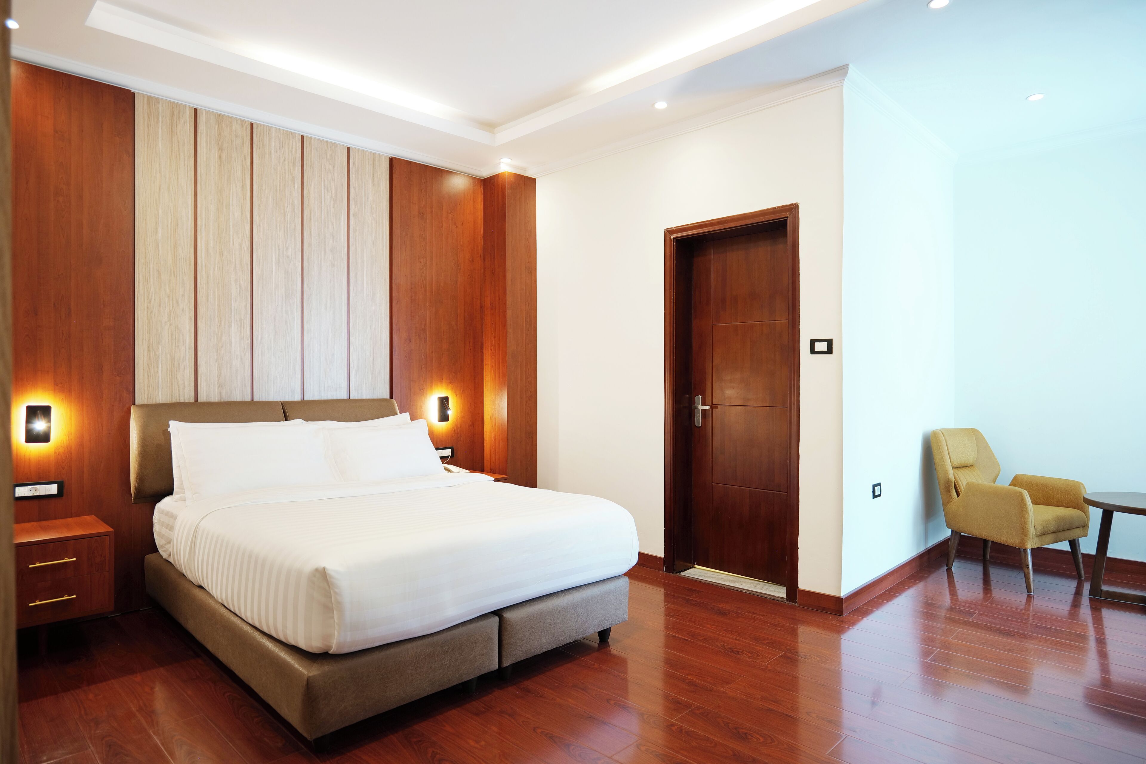 Minibar, in-room safe, desk, laptop workspace