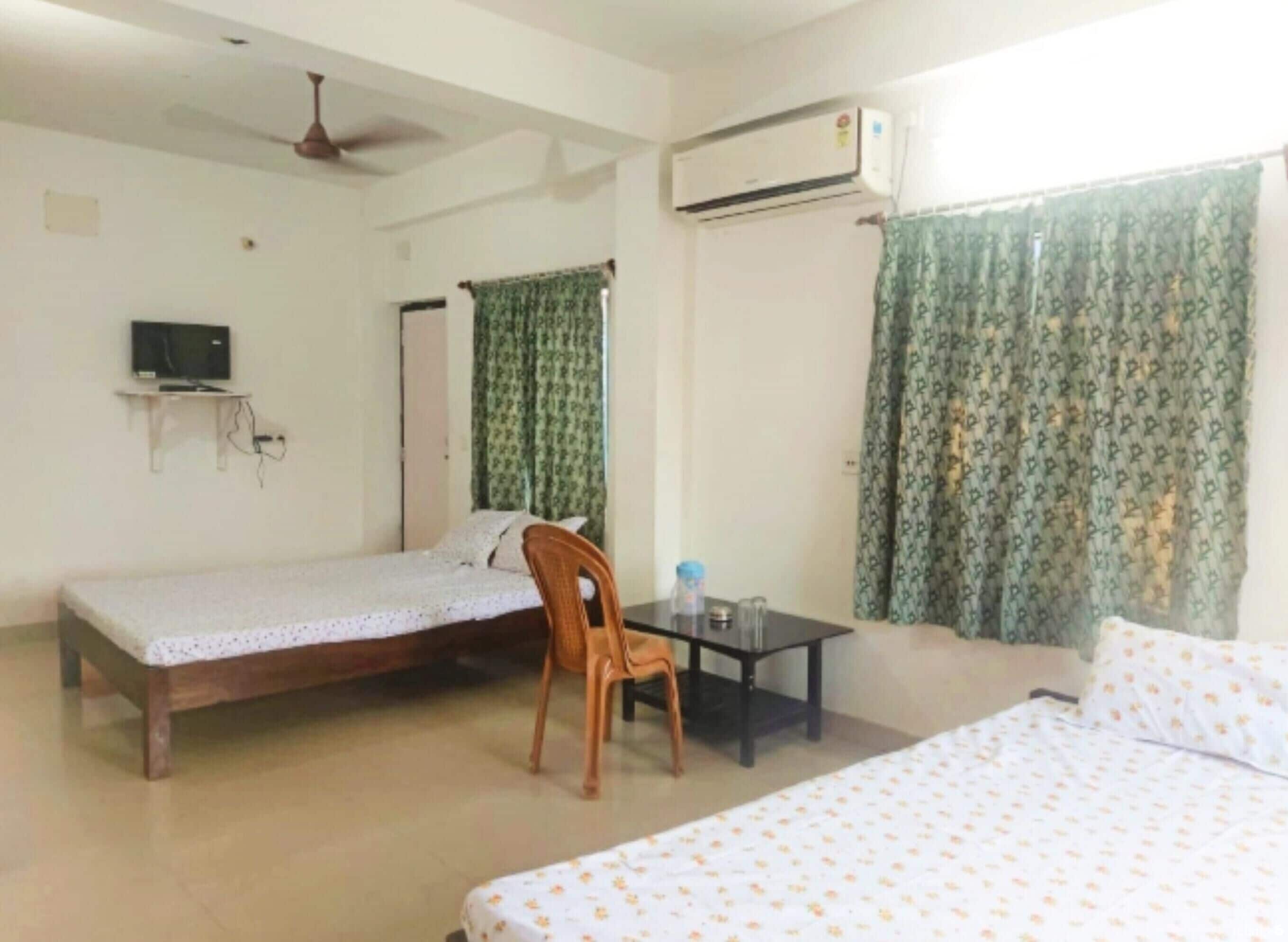 ห้องดีลักซ์สำหรับสี่ท่าน | เครื่องนอนป้องกันสารก่อภูมิแพ้, โต๊ะทำงาน, ห้องเก็บเสียง, Wi-Fi ฟรี