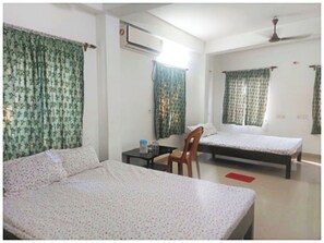 Deluxe Quadruple Room | Pemandangan dari bilik