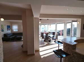 Apartamento (Three bedroom Apartment) | Sala de estar