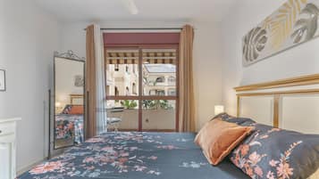 1 slaapkamer, een strijkplank/strijkijzer, wifi, beddengoed