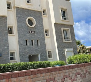 Exterior - AMWAJ - 2-bedroom chalet in fabulous (Marsa Matrouh Governorate)