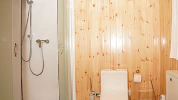 Traditional Chalet, Mountain View | Bathroom | Shower, hair dryer, slippers, towels