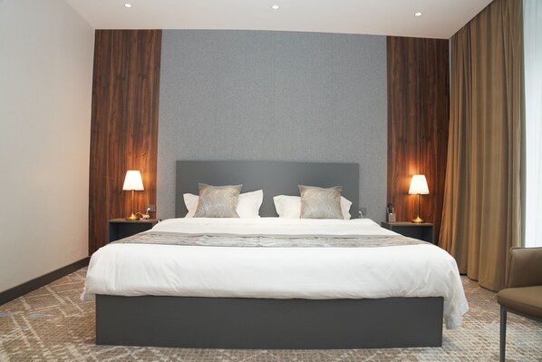 Family Suite | In-room safe, desk, laptop workspace, soundproofing