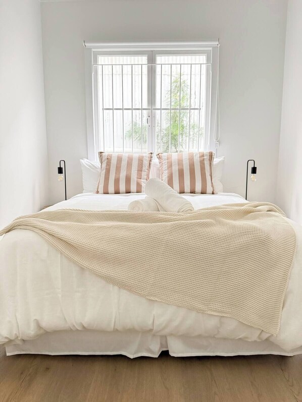 2 bedrooms, iron/ironing board, WiFi, bed sheets