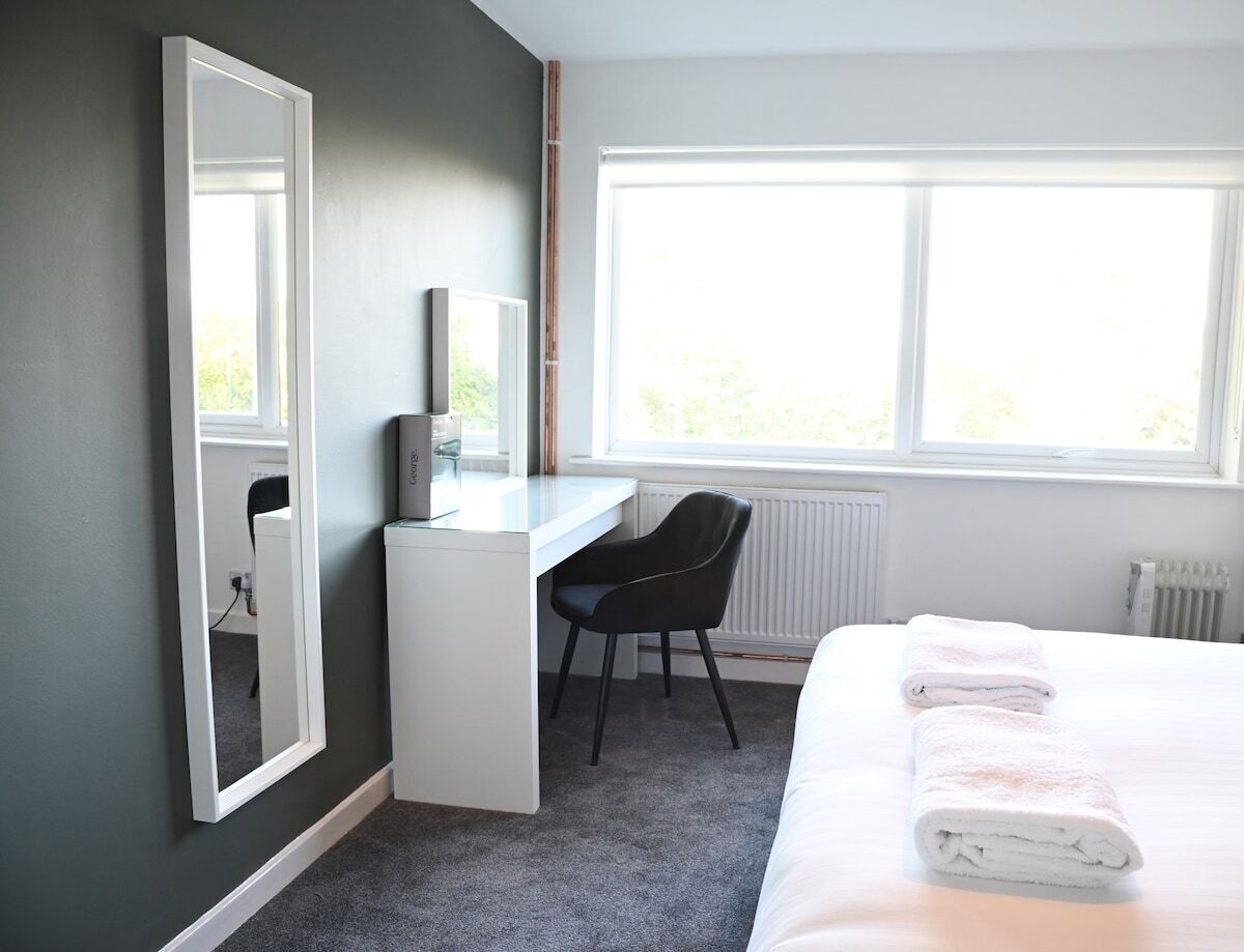 3 bedrooms, iron/ironing board, Internet