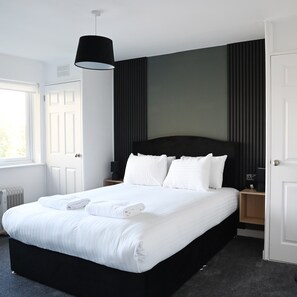 3 Schlafzimmer, Schreibtisch, Bügeleisen/Bügelbrett, kostenloses WLAN