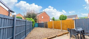 2BR Home w/ Free Parking | Close to M1 & Tram Stop