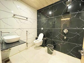 Dusche, Regendusche, Seife, Toilettenpapier