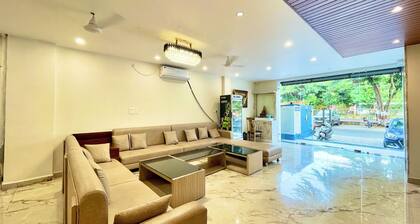 Hotel Prakash INN - near Mahakal Temple