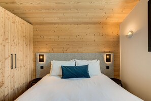 3 quartos, ferros/tábuas de passar roupa, Wi-Fi, roupa de cama