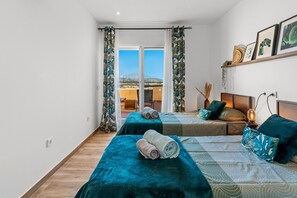 2 bedrooms, iron/ironing board, WiFi, bed sheets