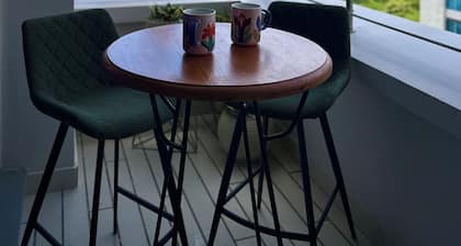 Corozo Berry Loft - Mallorquin View. One block from Buenavista.