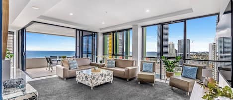 Luxury Apartment, Air conditioning, Ocean View | Living area