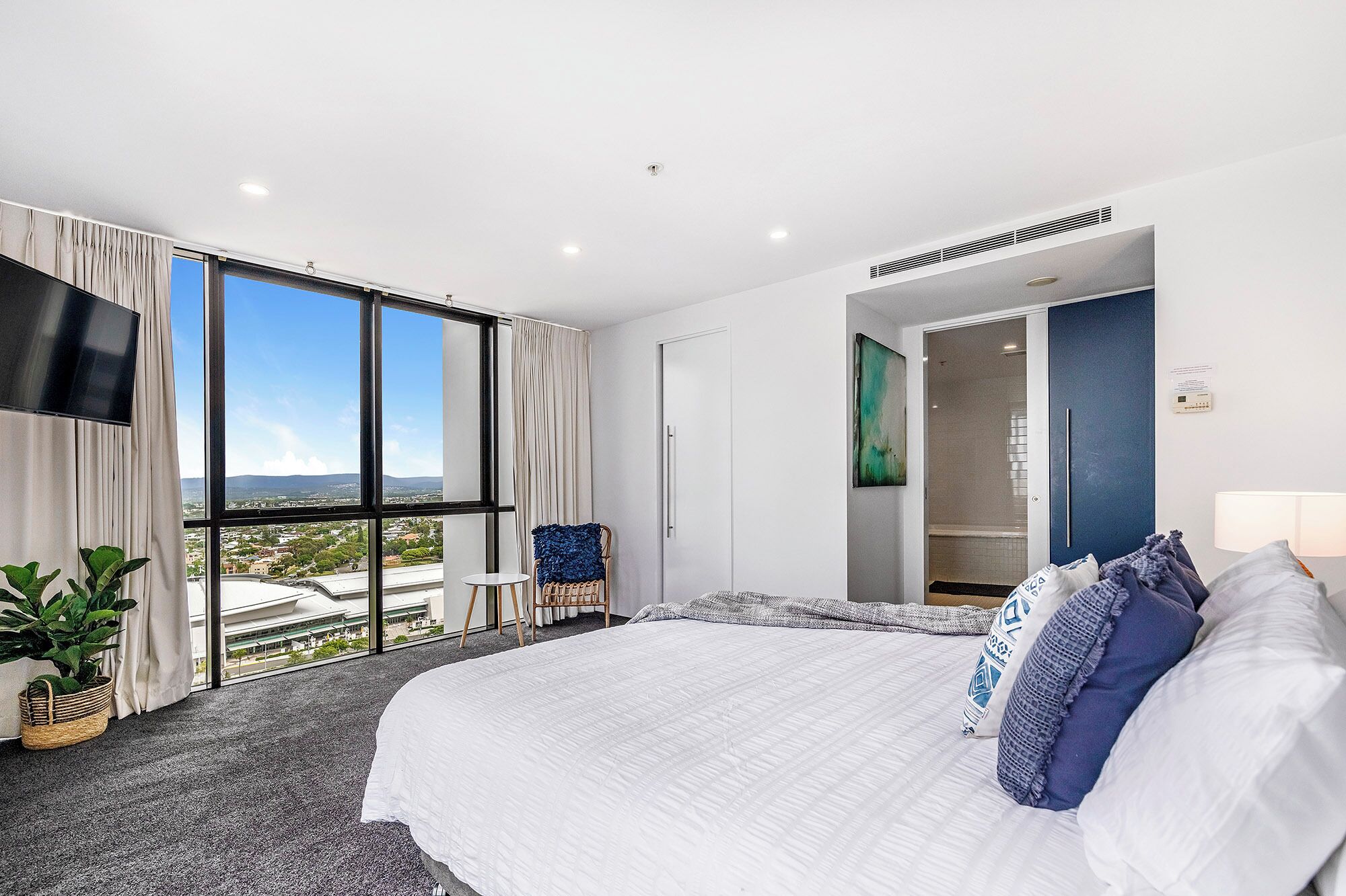 Luxury Apartment, Air conditioning, Ocean View | Iron/ironing board, free WiFi