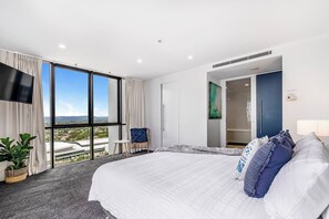 Luxury Apartment, Air conditioning, Ocean View | Iron/ironing board, free WiFi