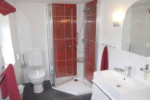 Douche, sèche-cheveux