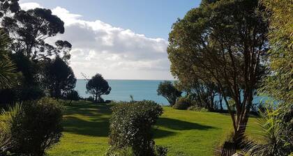 Bamboo Cabin, Golden Bay Lodge