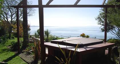 Bamboo Cabin, Golden Bay Lodge