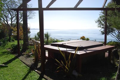 Bamboo Cabin, Golden Bay Lodge