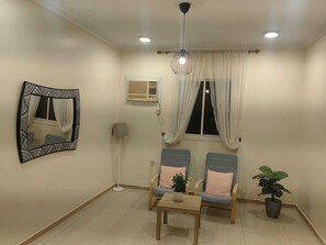 Family Apartment, City View | Living area