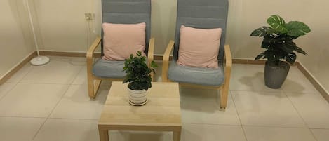 Family Apartment, City View | Living area