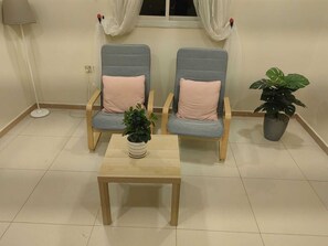 Family Apartment, City View | Living area