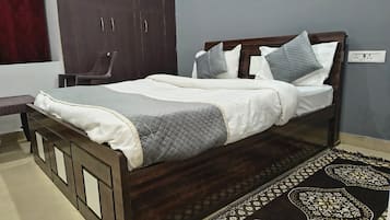 Deluxe Double Room | Free WiFi