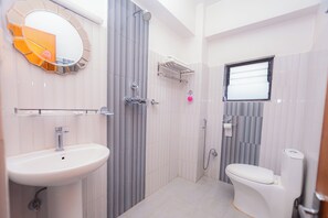 Dobbeltrom – deluxe | Bad | Dusj, hårføner, håndklær og såpe