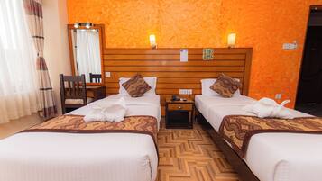 Deluxe Double Room | Desk, laptop workspace, free WiFi