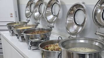 Desayuno buffet todos los días (con cargo)