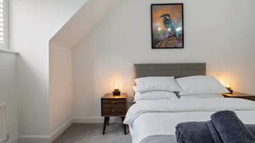 4 bedrooms, iron/ironing board, free WiFi, bed sheets