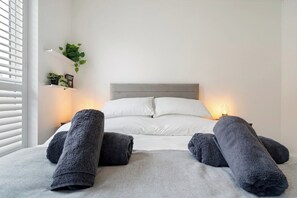 4 bedrooms, iron/ironing board, free WiFi