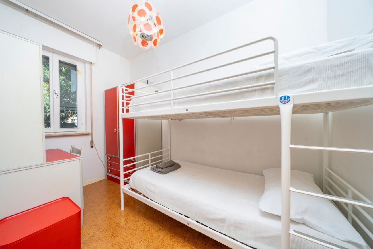 2 Schlafzimmer, Bügeleisen/Bügelbrett
