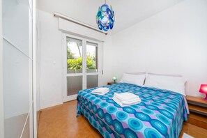 2 bedrooms, iron/ironing board