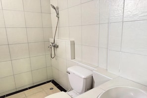 Ducha, bidet, toallas
