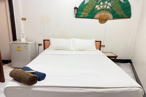1 bedroom, desk, free WiFi, bed sheets - Chiang Mai Getaway | Cozy 2-Person Stay (Chiang Mai)