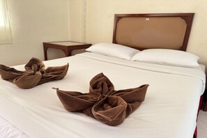 1 bedroom, desk, free WiFi, bed sheets