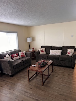 Smart-TV, peis og DVD-spiller