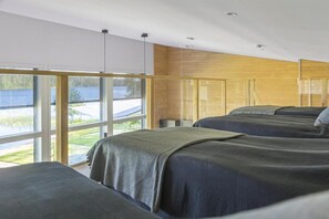 Deluxe Villa, Lake View | Free WiFi