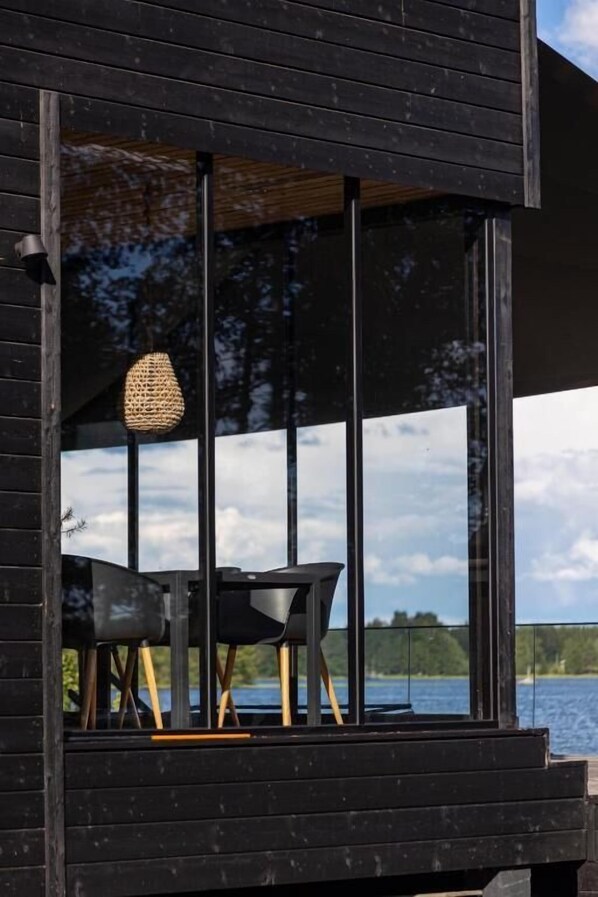 Deluxe villa, uitzicht op meer | Uitzicht vanuit de kamer