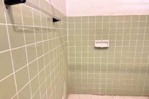 Shower, bidet, towels