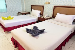 1 bedroom, desk, free WiFi, bed sheets