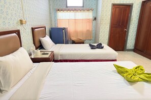 1 bedroom, desk, free WiFi, bed sheets