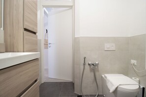 Studiolejlighed (0 Bedroom) | Badeværelse | Bruser