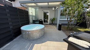 Terrace/patio - Kings & Queens - 2 bedrooms - whirlpool - garden - barbecue - parking lot (Dudenhofen)