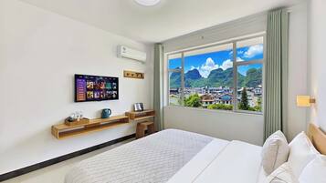 Standaard tweepersoonskamer, uitzicht op bergen | Uitzicht vanuit de kamer