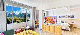 Yangshuo Singingriver climbers house